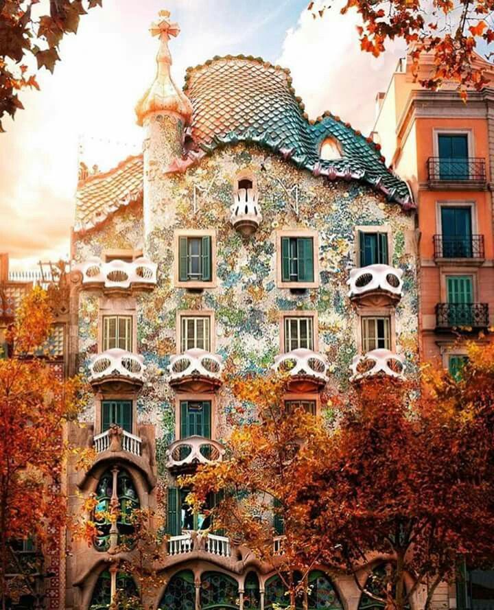 Casa-Batllo- Barcelona-Fall- travel- antoni-gaudi-modern-architecture 264547938f2b92e487709b958d63a846.jpg