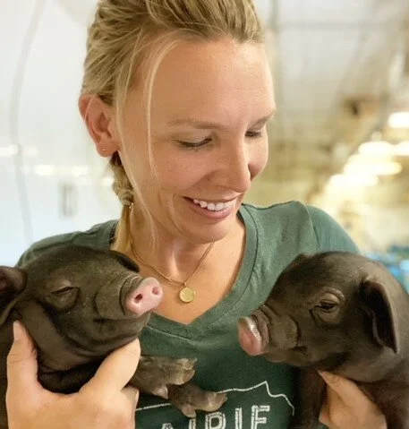 275 Andrea Elias hog wrangler