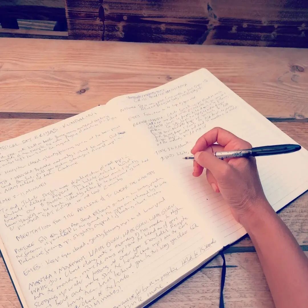 Have you experienced the Power of Journaling?

You know there are many ways to Journal?

From stream of consciousness journaling to dream journaling to food to fitness to future journal to lifebooks ..

So many ways but WHY???

However you journal it