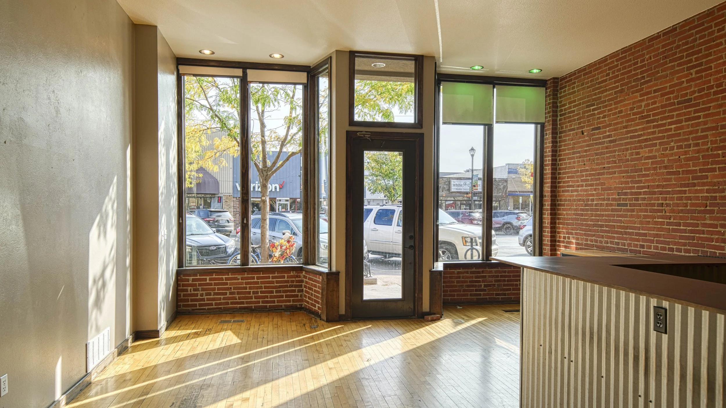 206 S Gillette Ave-12.jpg