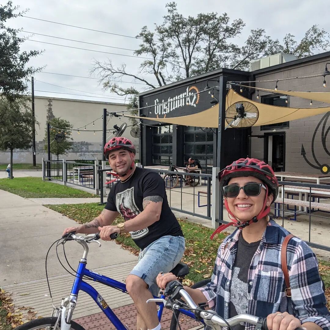 Cold in December?! I don't think so! Great weather for a #DowntownAndEadoTour with Leanna and Jonathan! 
#ridebikesdrinkbeer #wheelsdownbottomsup #drinkhouston