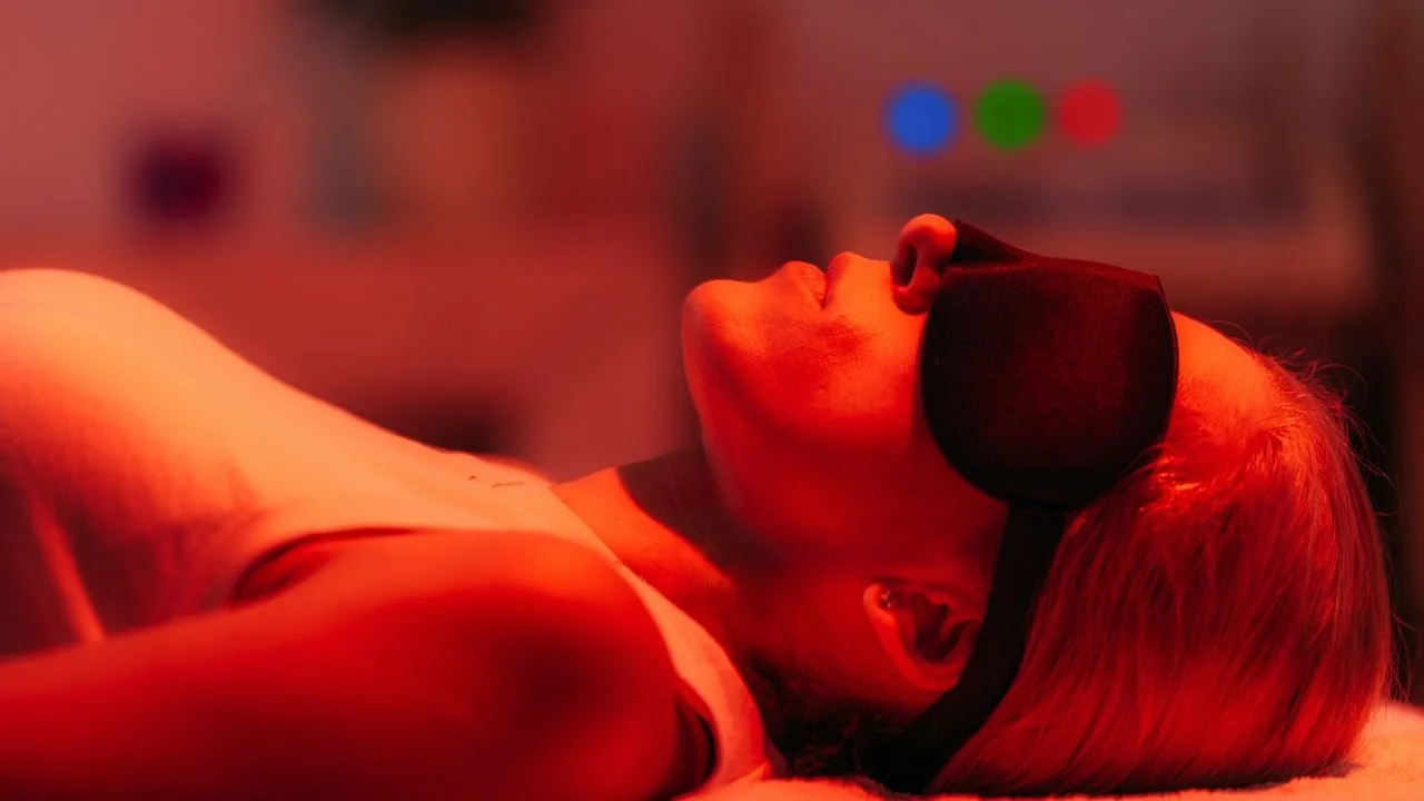 What Is Red Light Therapy and How Does It Work? 