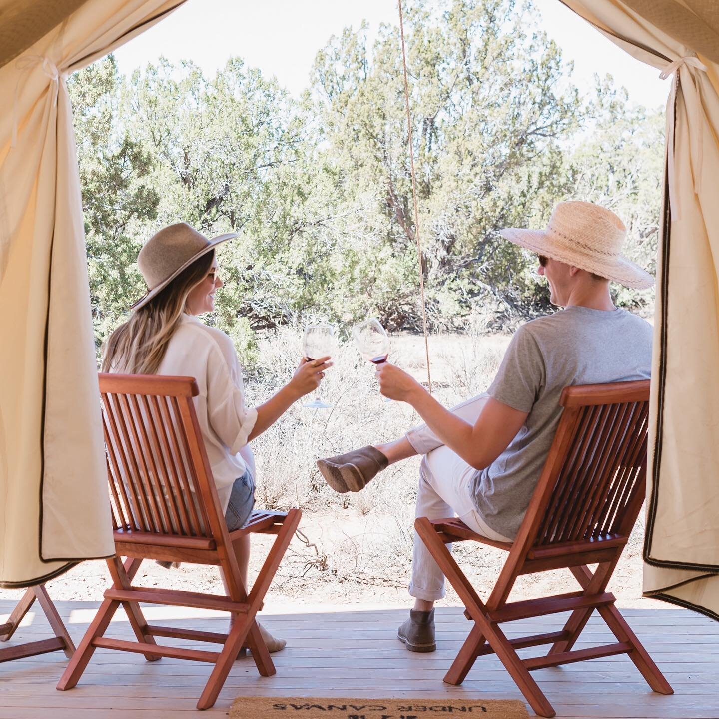 @undercanvasofficial Grand Canyon may be wrapped up for the season, but we are over here already daydreaming about next year&rsquo;s adventures ✨⛺️🌵 If you are looking for an amazing #glamping experience with family, friends or a loved one in some o