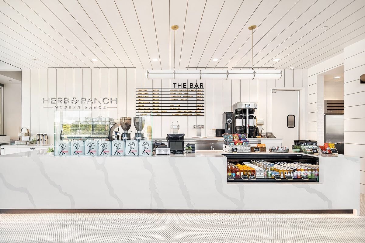 Capturing #architectural photography of exciting new restaurants is one of our favorite types of shoots, and @herbandranch did not disappoint! This tasty new dining hall is filled with flavorful chef-inspired food stations. If you are in the Irvine a