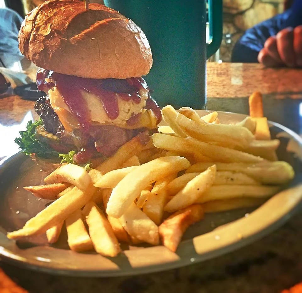 Dell Sandwedge burger.jpg