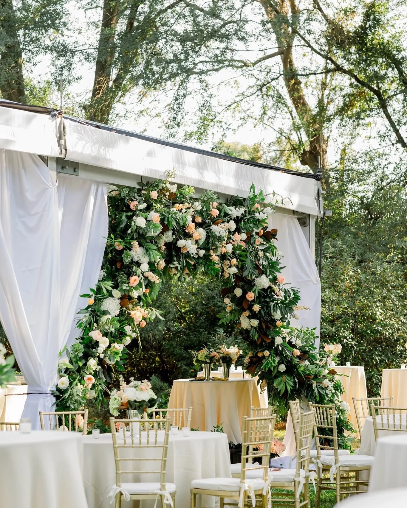 Spring wedding bliss ✨

From the initial planning to the finishing touches, 
from an intimate ceremony to a grand affair, 
@gregboulusevents + @charlestonstreet help to guide the bride through every detail.

✨ save the date + invitation suite 
✨ flor