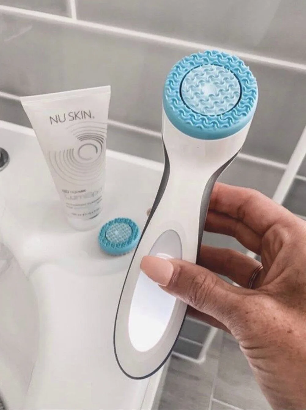 lumi cleansing device