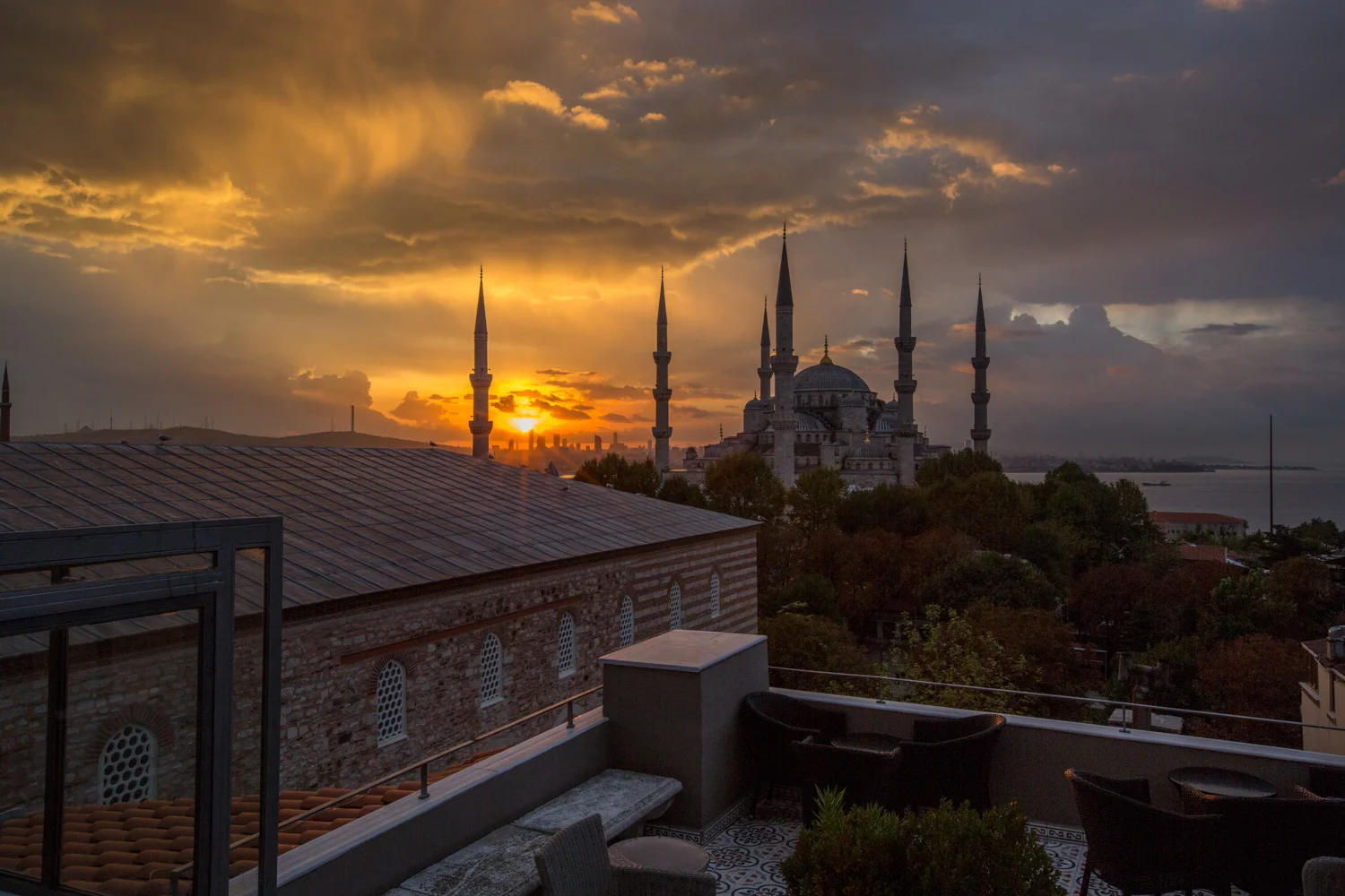 blue_mosque_sunrise.jpg
