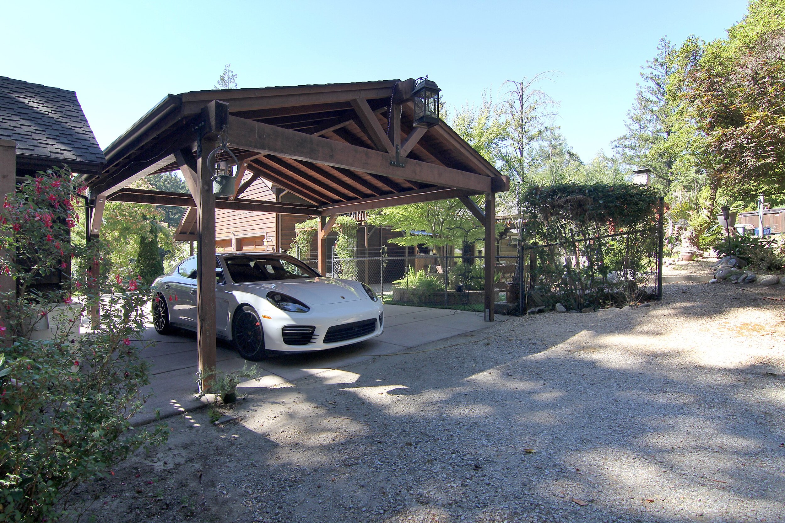 039_Carport.jpg