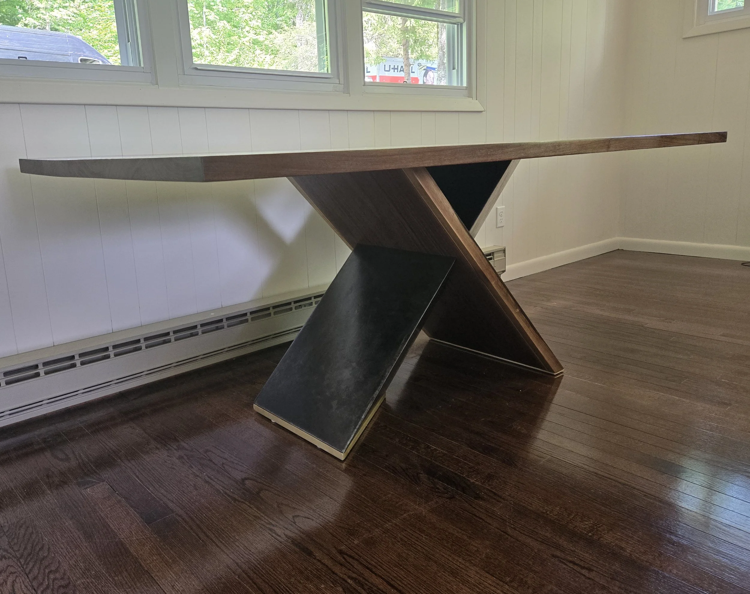 Steel-Bronze-and-Walnut-Dining-table-02.jpg