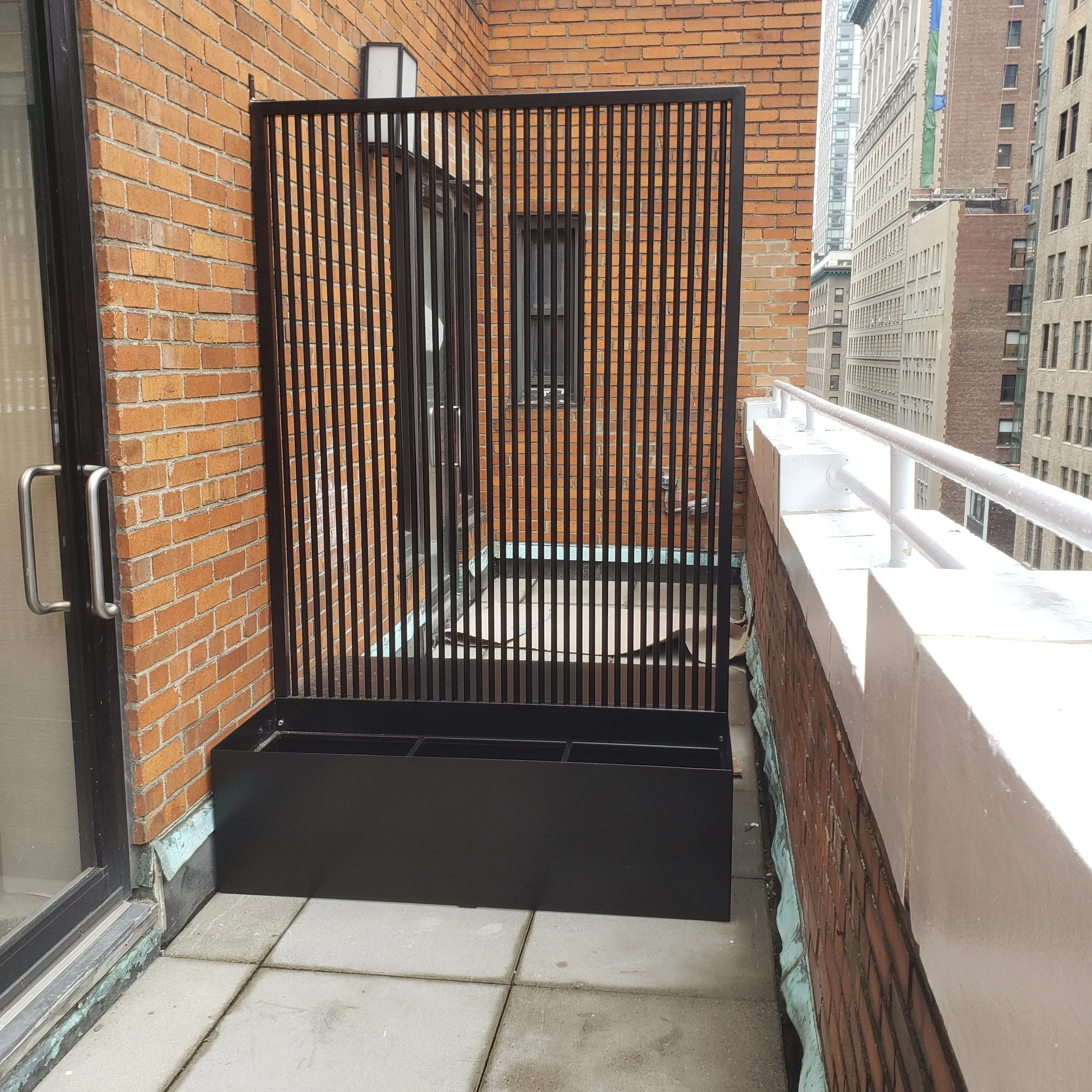 Exterior-planters-and-petition-walls-03.jpg