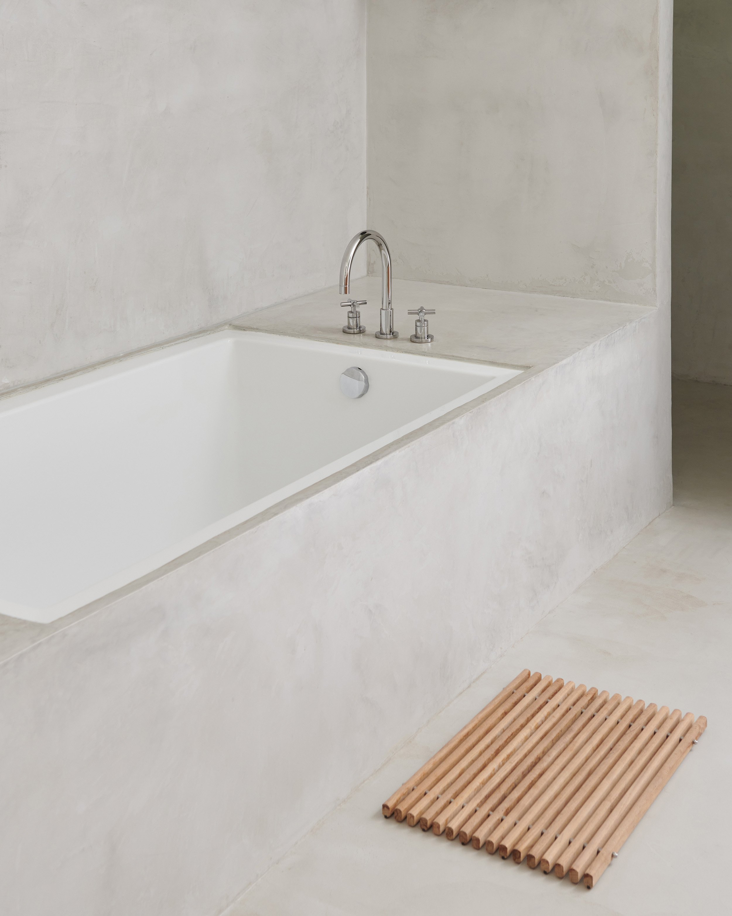 15 - bathtub.jpg