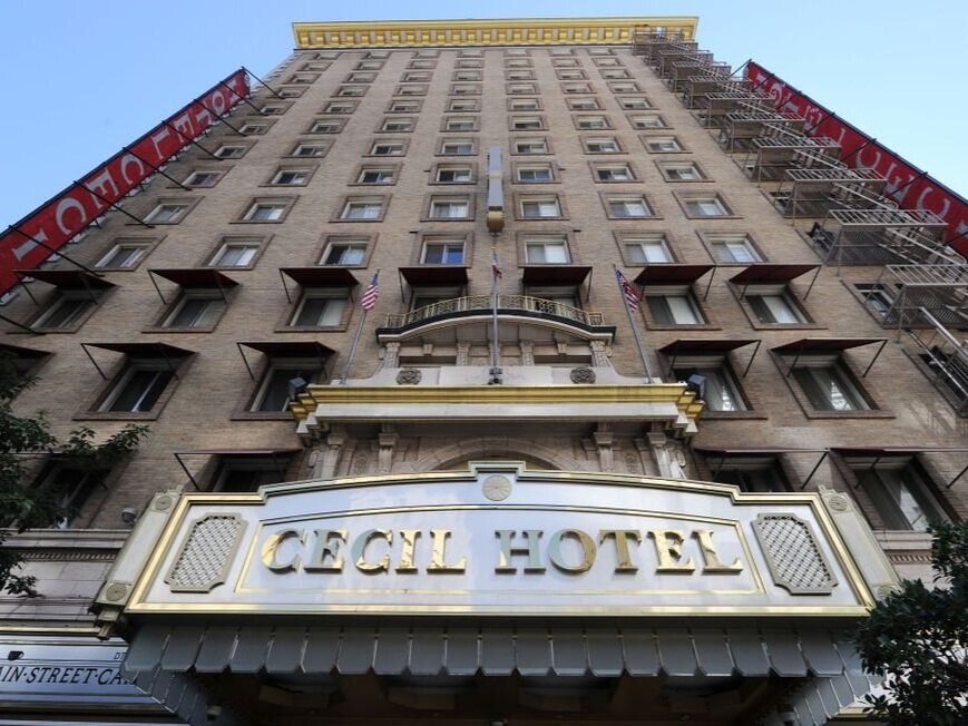 the-exterior-of-the-cecil-hotel-is-seen-in-los-angeles-news-photo-1613531137.jpg