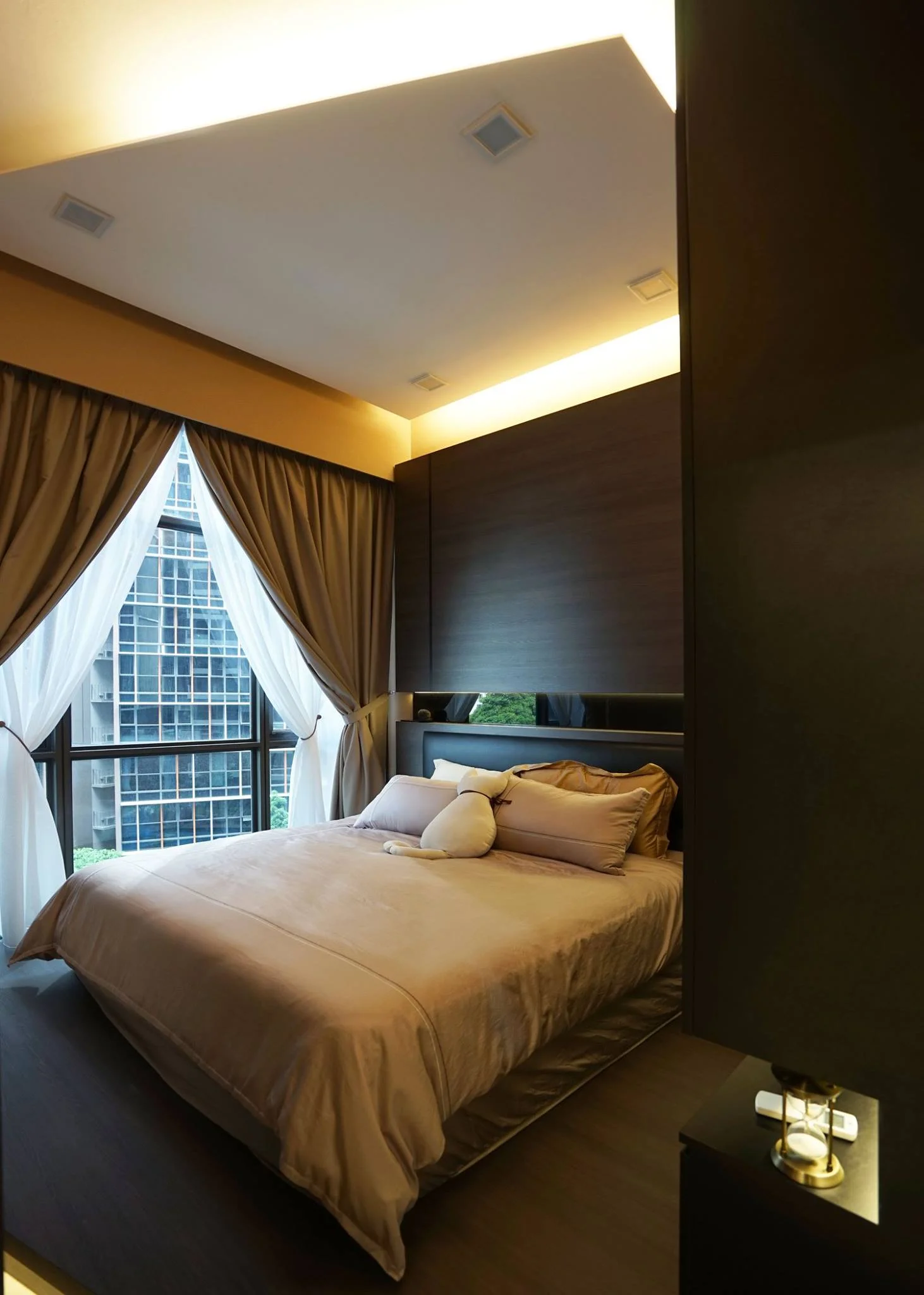 10. metamorph-design-metamorph-works-sims-urban-oasis-condo.jpg
