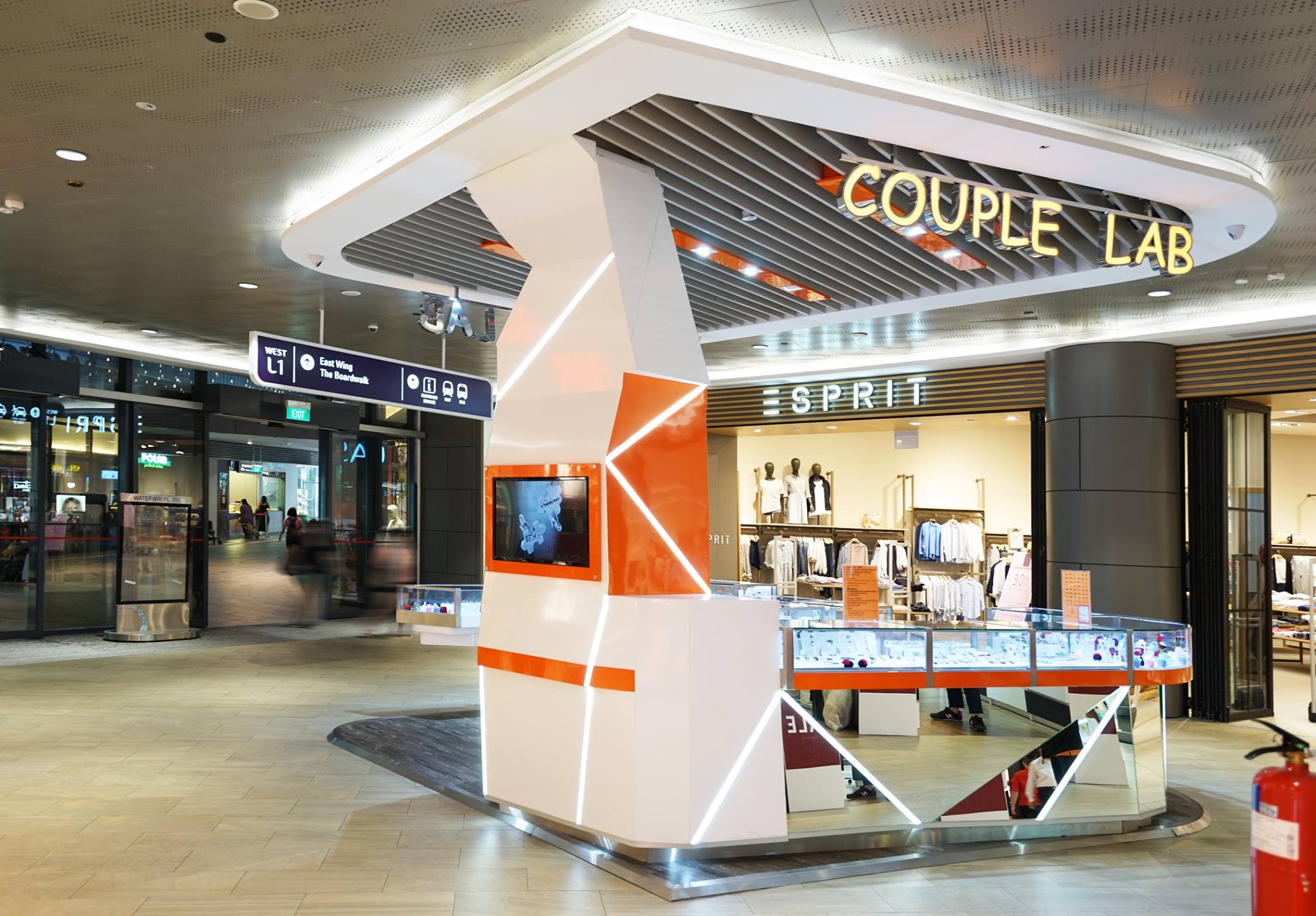 3.metamorph-design-metamorph-works-commercial-couple-lab-shop.jpg