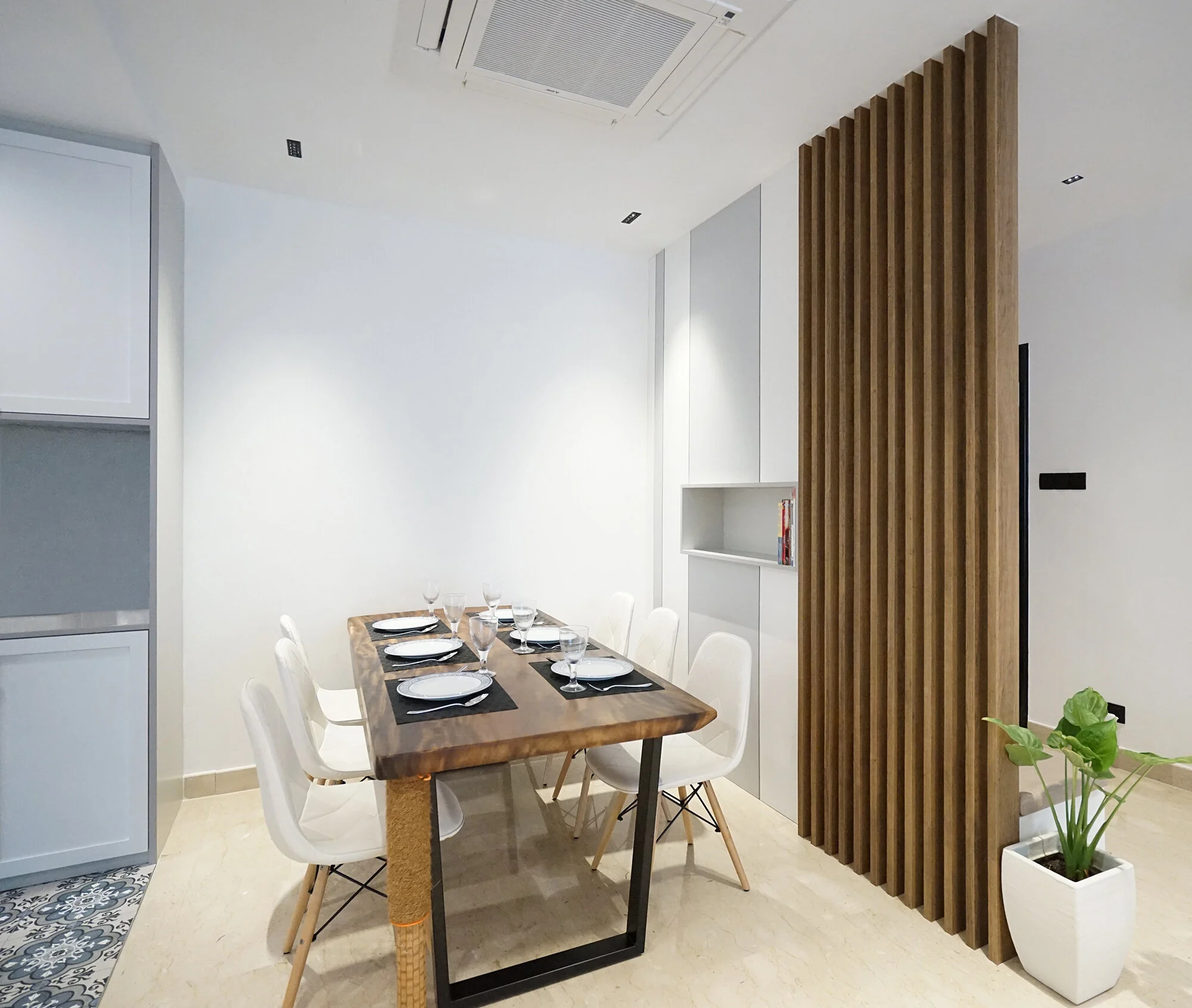 6. Metamorph-design-livingston-mansion-metamorph-works-condo-LS 006.jpg
