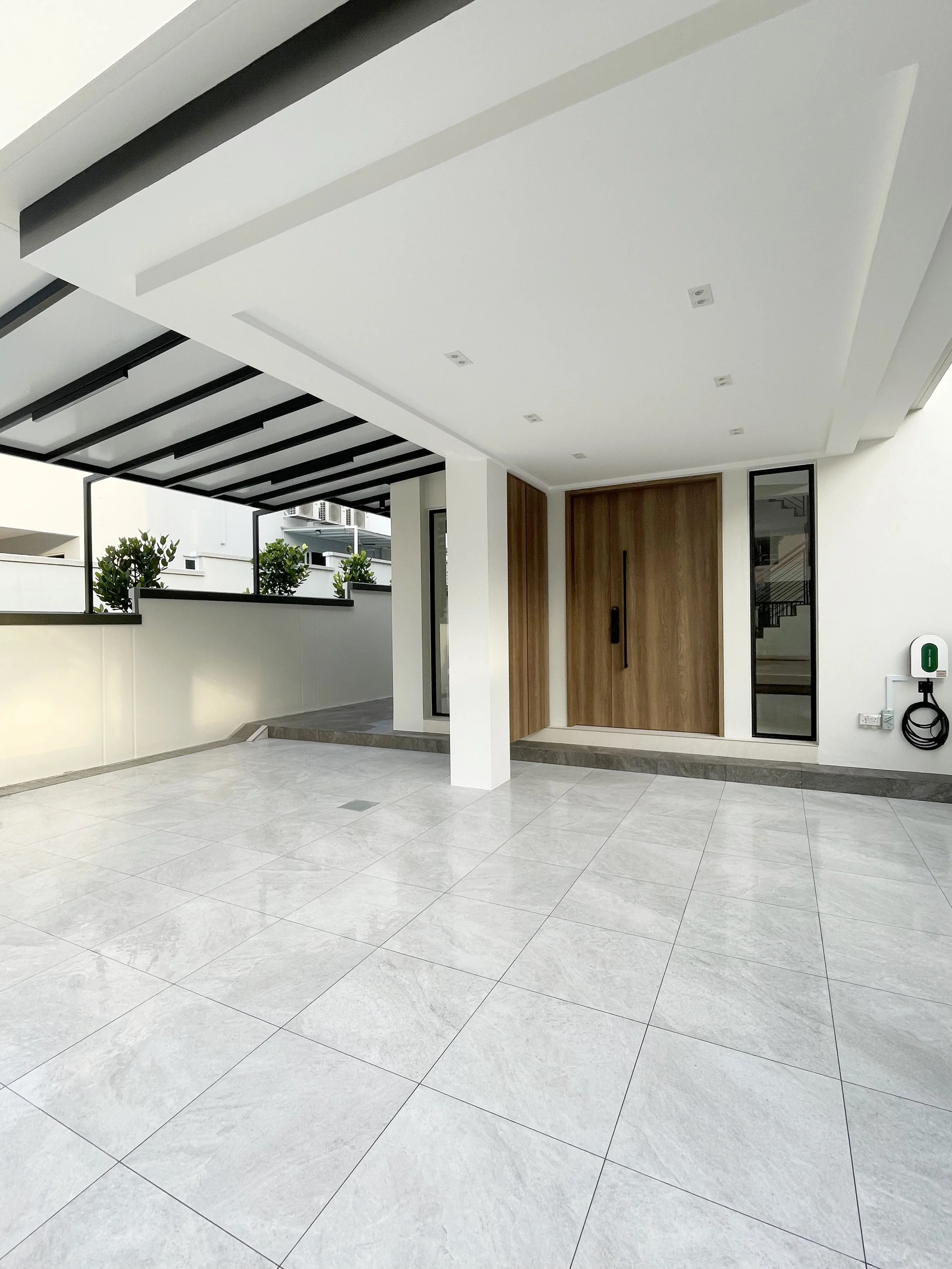 10A GC_02_main door.jpg