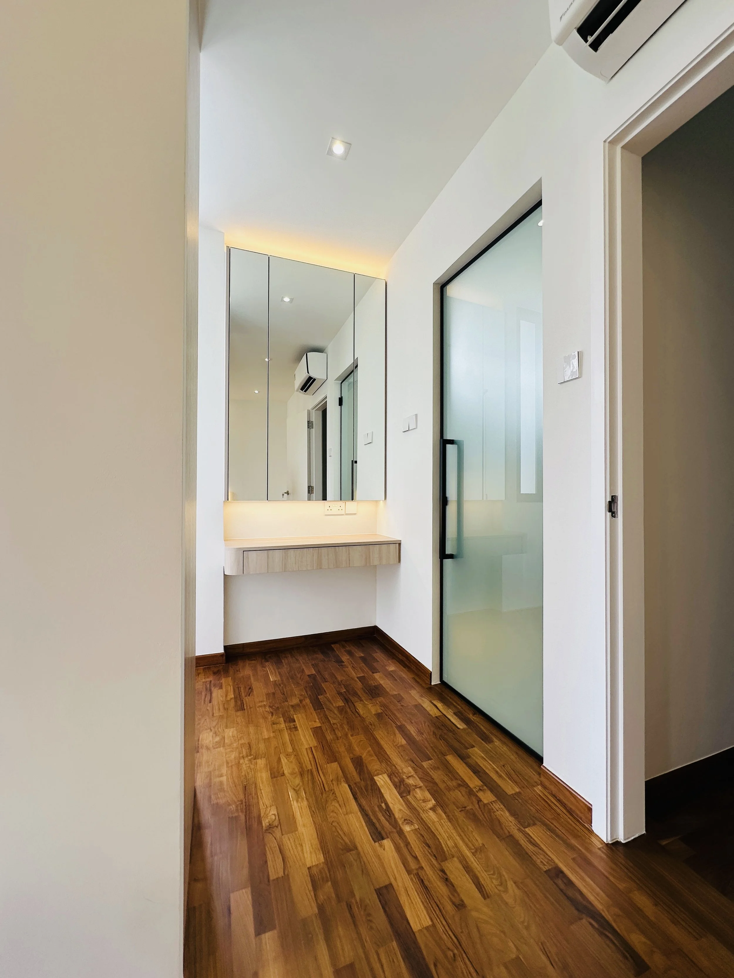 10A GC_14_MBR dresser.jpg