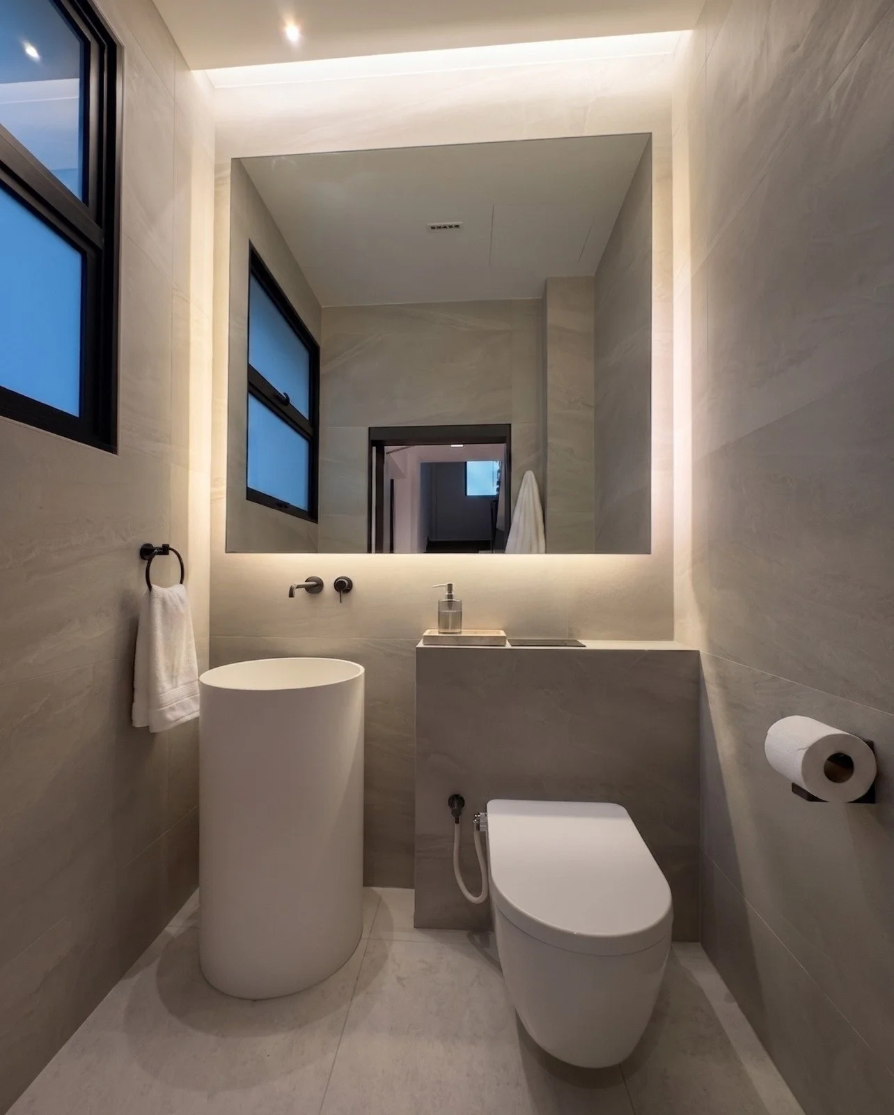 powder room.jpeg
