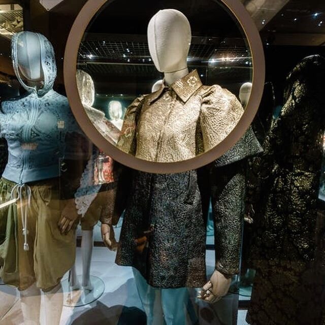 The Fashion &amp; Lace Museum is a textile and fashion museum in Brussels. Founded in 1977, the museum collections focus on lace, which is a traditional craft in Belgium that has garnered international renown, even in the grandest European courts.

S