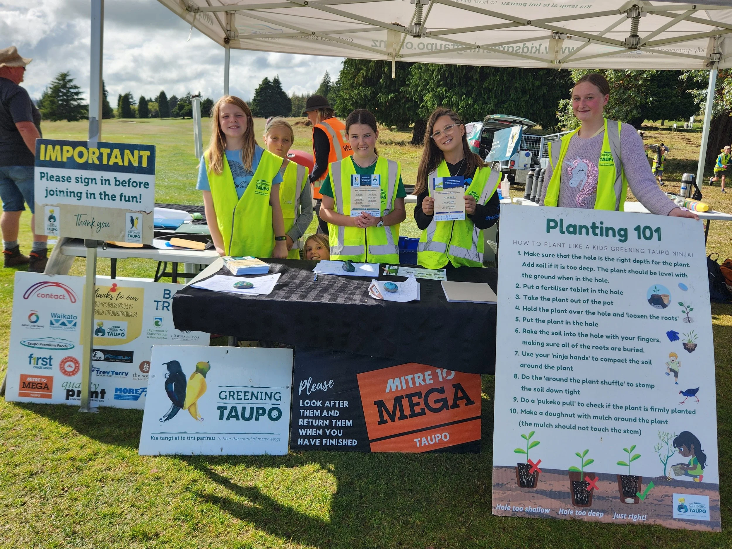  KGT Student leaders have a selection of roles at planting events 