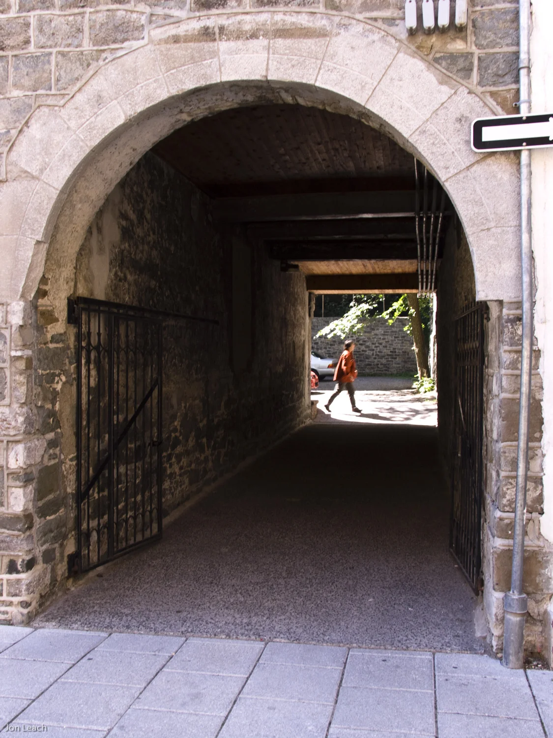 R3344x2484-01317-12.jpg