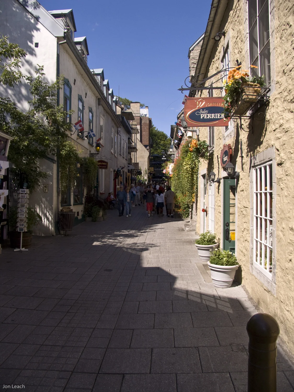 R3344x2484-01522-17.jpg
