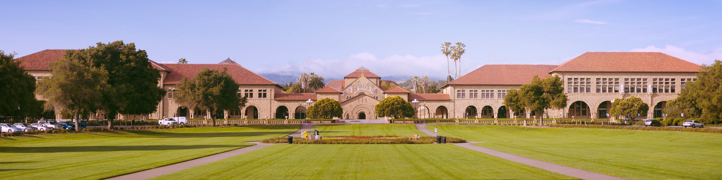 Stanford_Oval_May_2011_panorama.jpg