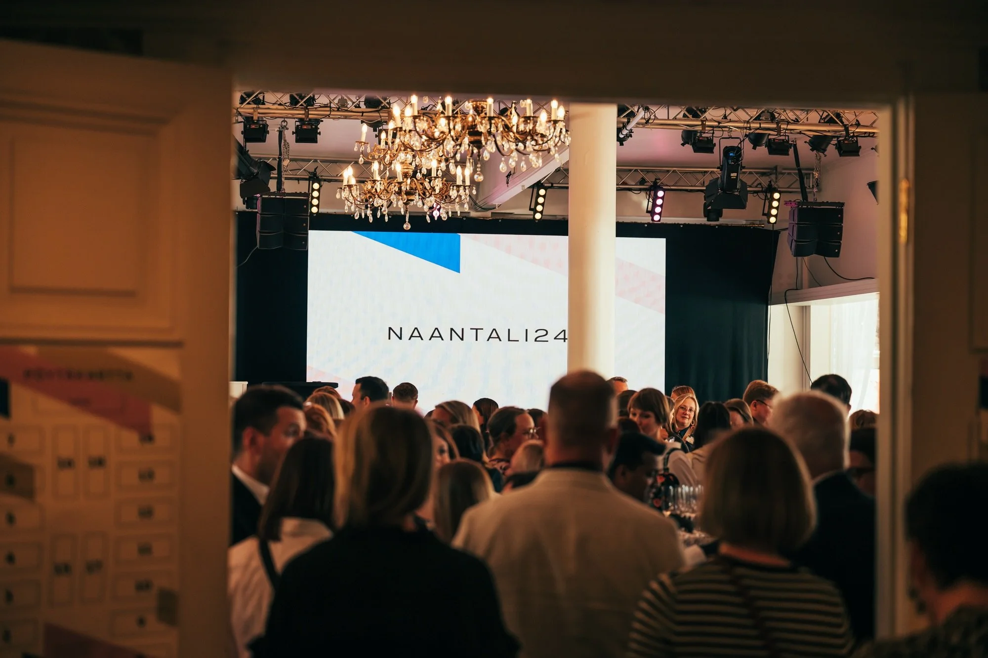 Naantali24h:n keski&ouml;ss&auml; ovat uudet tuttavuudet ja kiinnostavat keskustelut, ja siksi ilta jatkui ihanien kohtaamisten merkeiss&auml; 💫❤️ #naantali24h