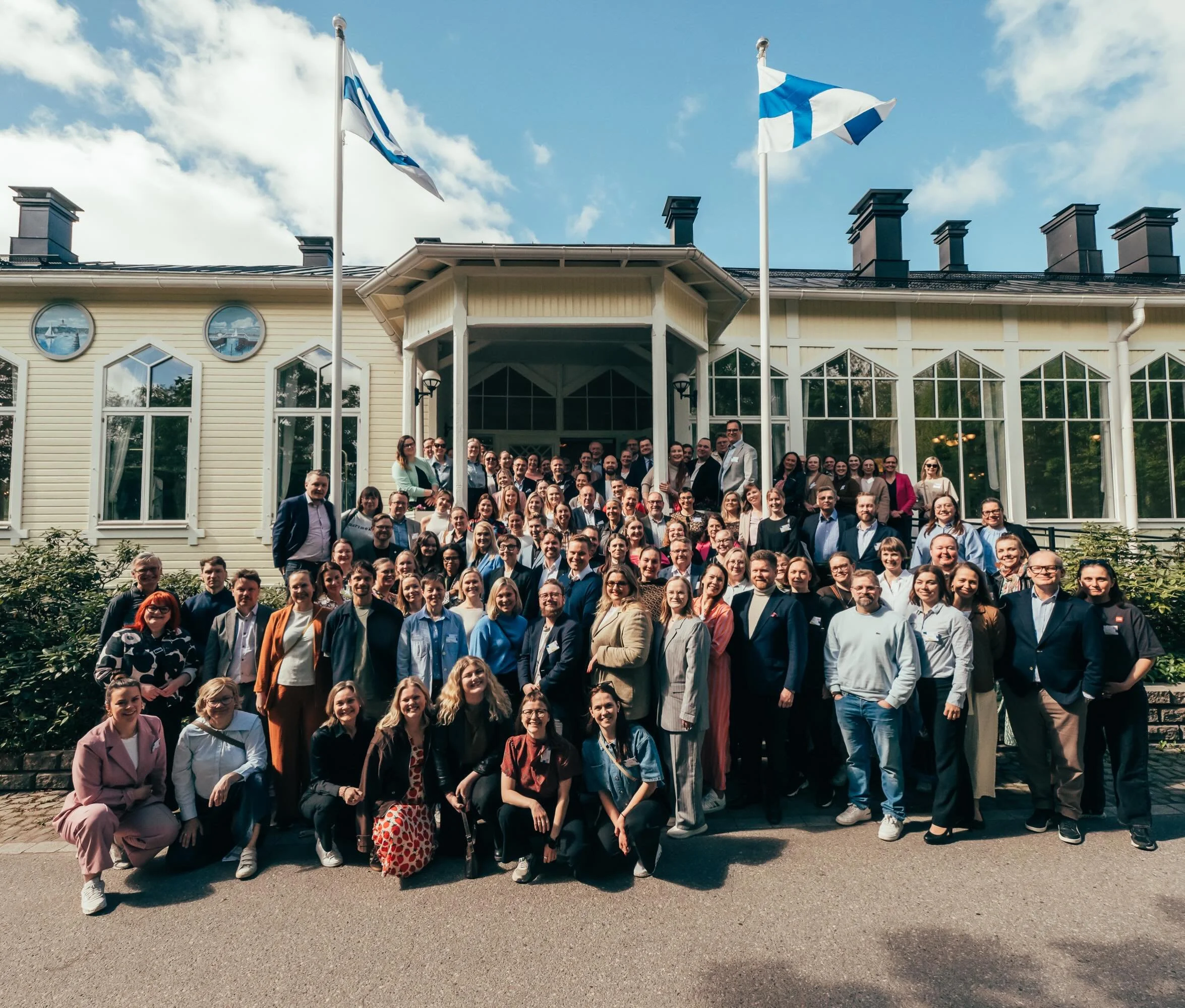 200 kertaa kiitos! ❤️

T&auml;n&auml;kin vuonna meit&auml; kokoontui mahtava joukko Naantaliin keskustelemaan, innostumaan, oppimaan ja inspiroitumaan 24 tunnin ajaksi ja kiitos l&auml;mpim&auml;st&auml; tunnelmasta kuuluu jokaiselle osallistujalle ☀