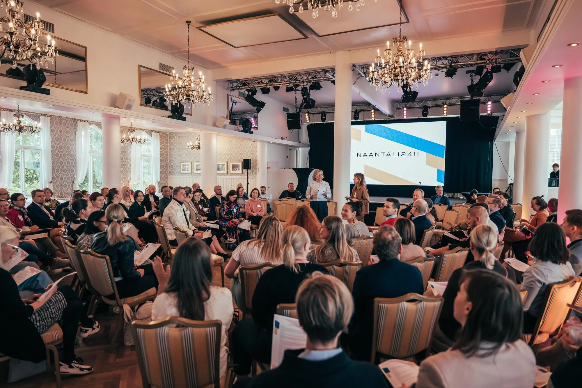 Naantali24h:n toinen p&auml;iv&auml; huipentui yhteiseen keskusteluun rohkeudesta uudistaa ja uudistua. Kiitos kaikille aktiivisesta osallistumisesta 😍✨ #naantali24h 

📸 Niki Soukkio