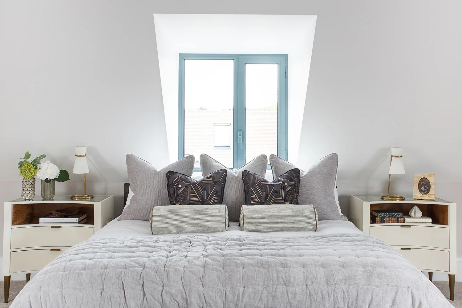 Knight_Frank_Interior_Services_Netherhall_Gardens_020_Bedroom.jpg