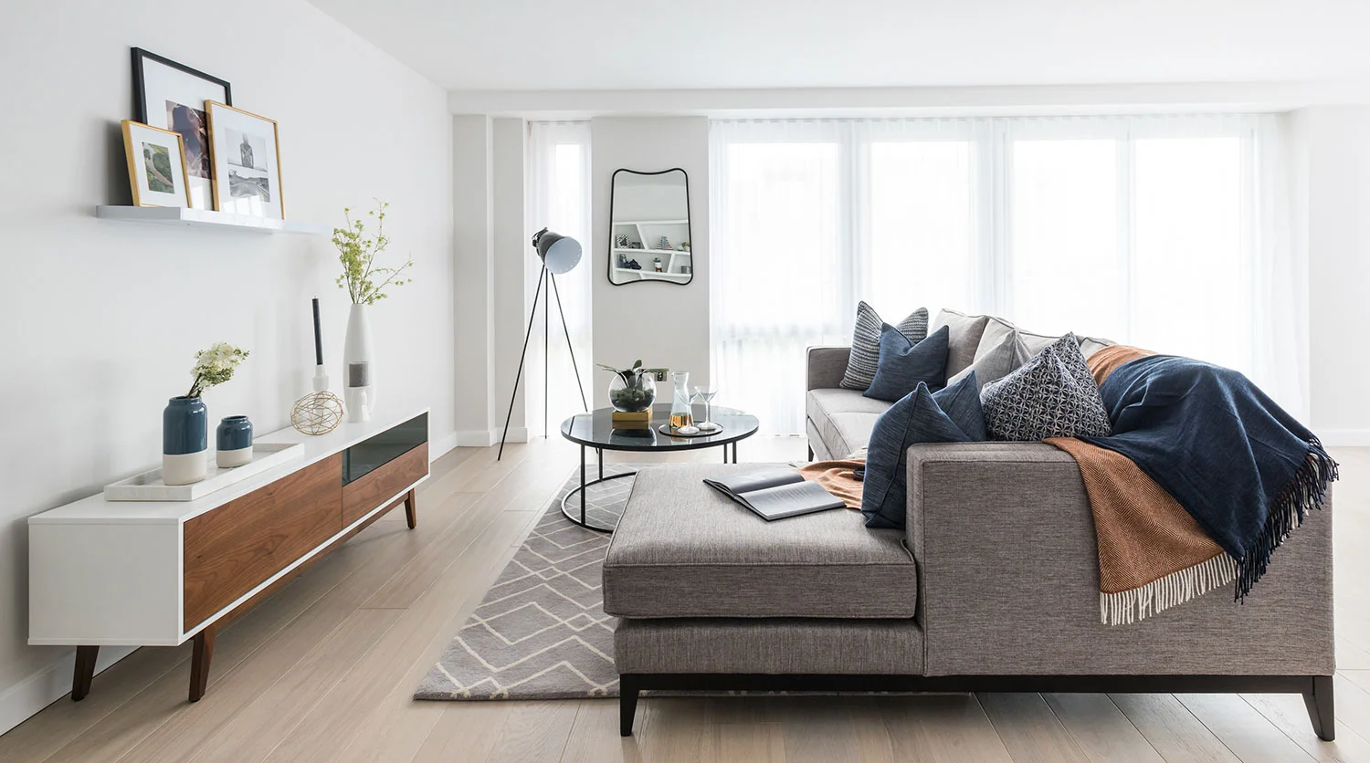 Knight_Frank_Interior_Services_City_Wharf_001_Living_Room_Entrance_Area_Sitting_Room.jpg