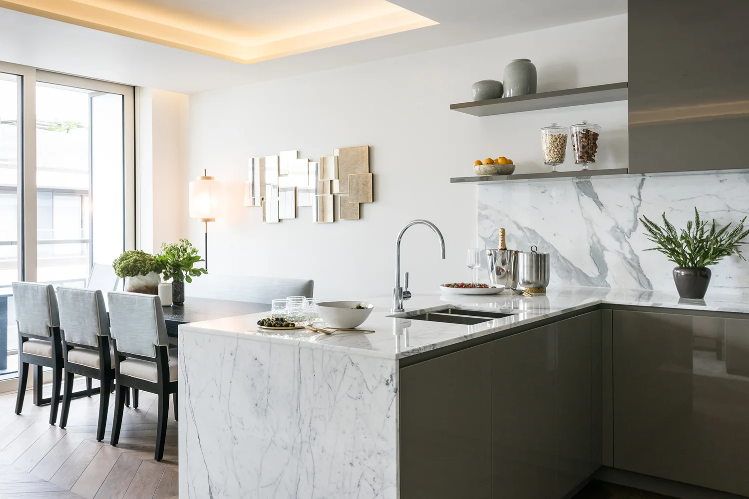 Knight_Frank_Interior_Services_One_Tower_Bridge_008_Kitchen.jpg