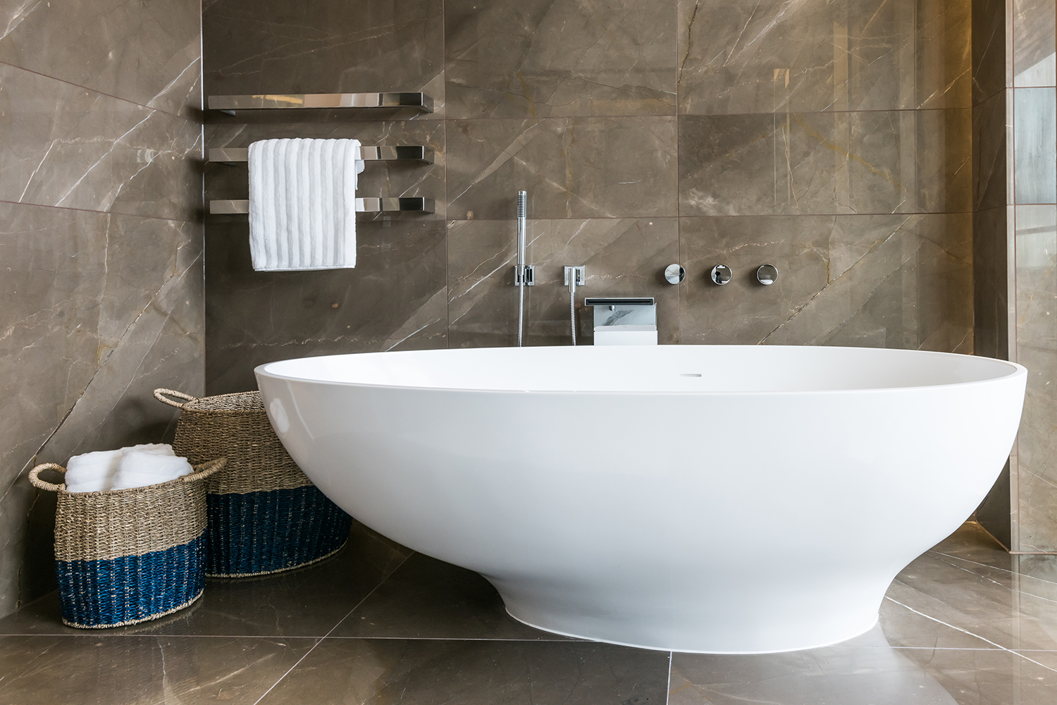 Knight_Frank_Interior_Services_One_Tower_Bridge_028_Bathroom.jpg