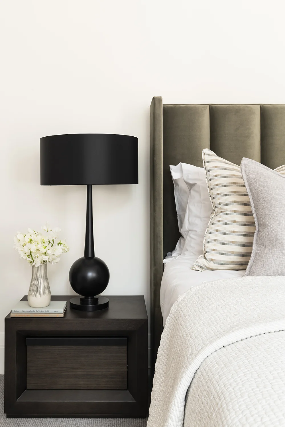 A.LONDON_Holland_Park_Villas_025_Bedroom.jpg