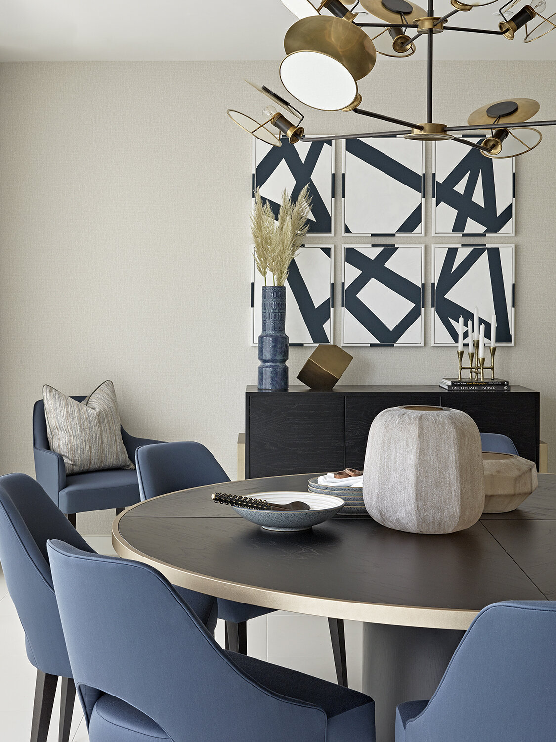 A.LONDON_Landmark_Place_006_Dining_Area-2.jpg