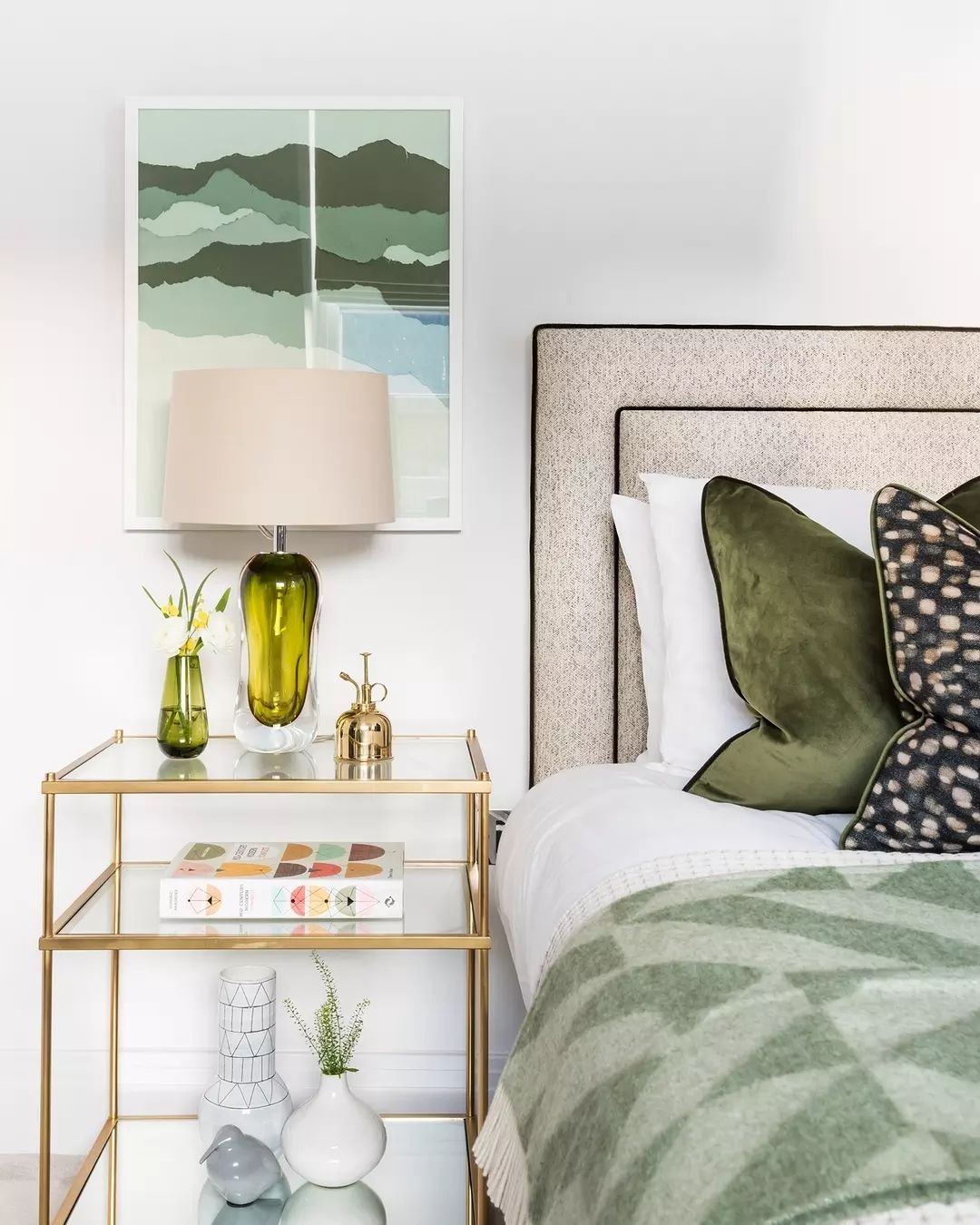 Embrace the essence of serenity with our green-inspired bedroom at Chancery Quarters 💚 &nbsp;

From the tranquil shades adorning the bed and artwork to the subtle accents of nature, every detail brings sophistication and calm&nbsp;✨

To look at more
