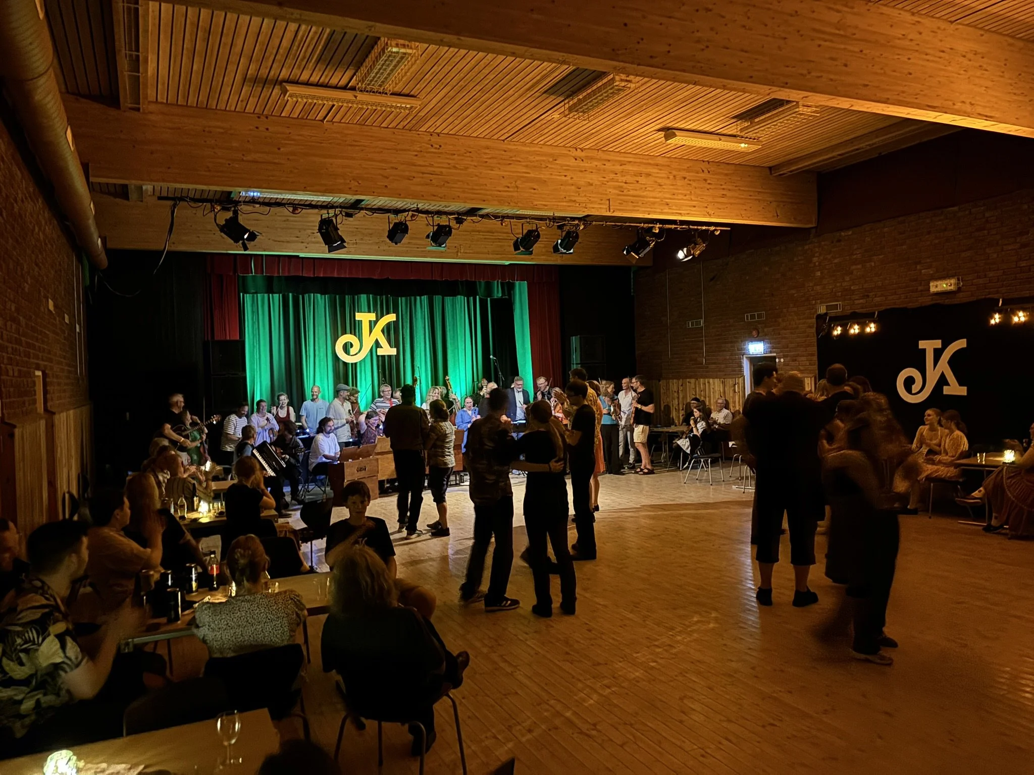 Folkemusikkpøbb