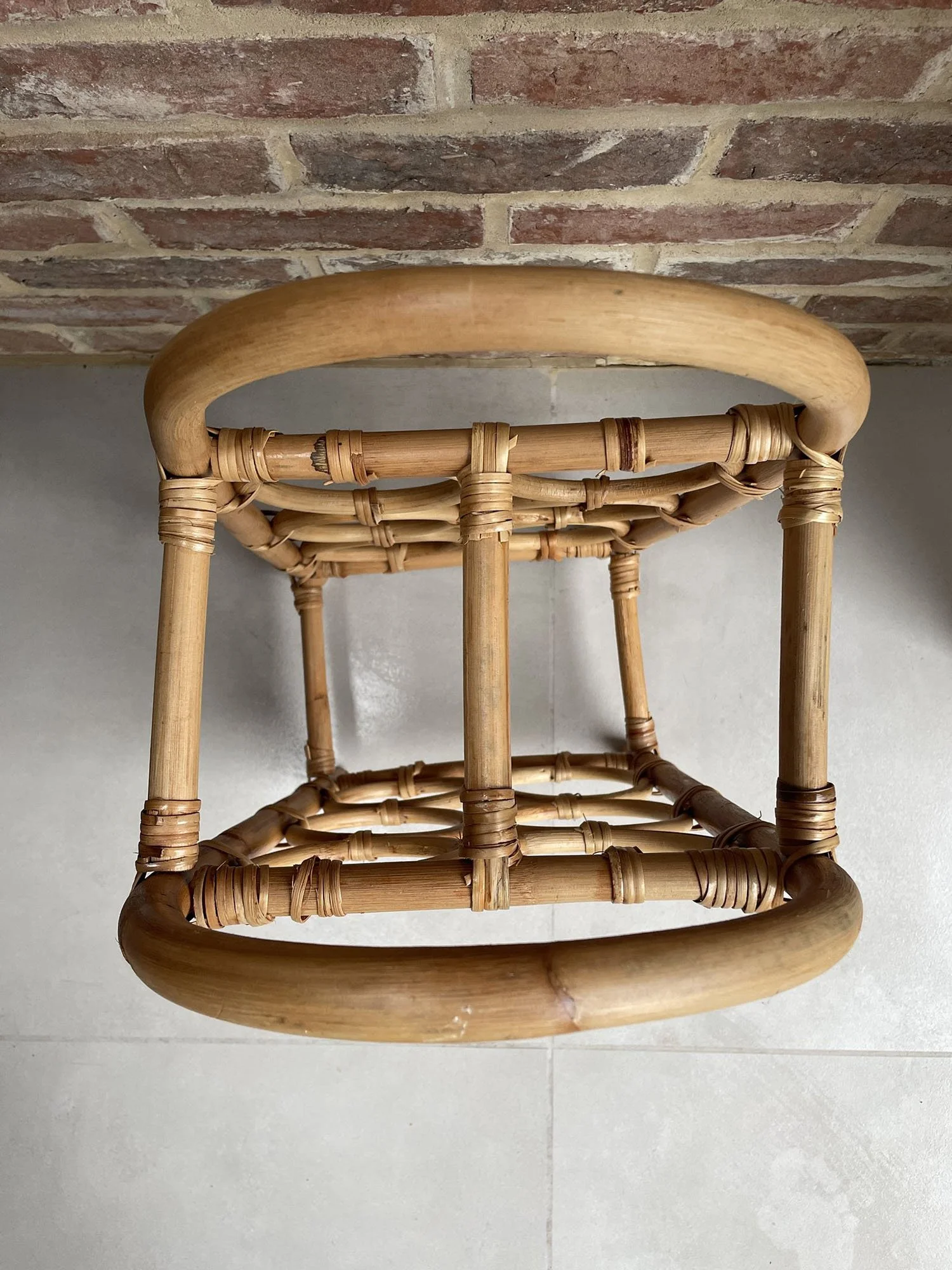 Vintage_rattan_winerack_01c.jpg