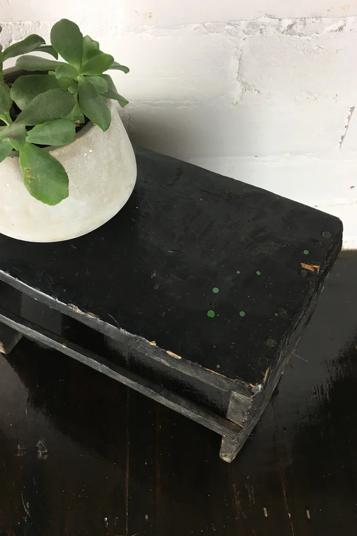 THOM18-vintage-wooden-step-0002.jpg