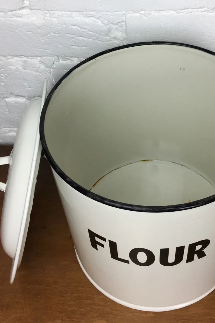 THOM19-white-enamel-flour-bin-005.jpg