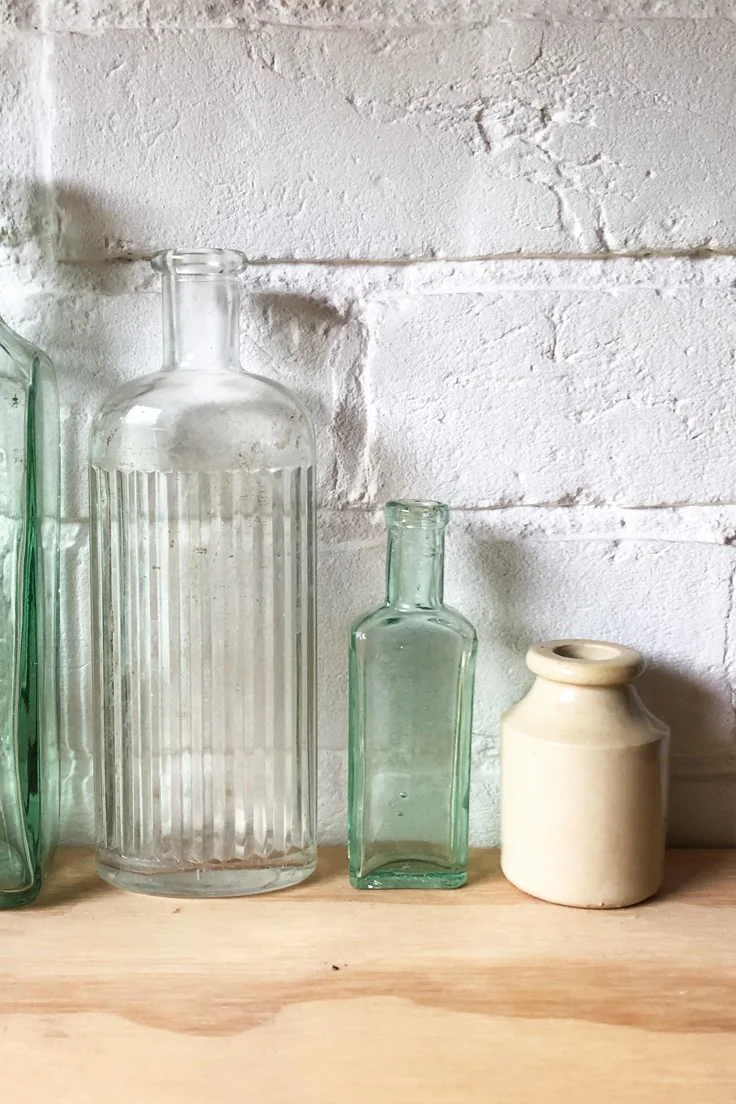 THOM19-vintage-glass-bottles-C10-004.jpg