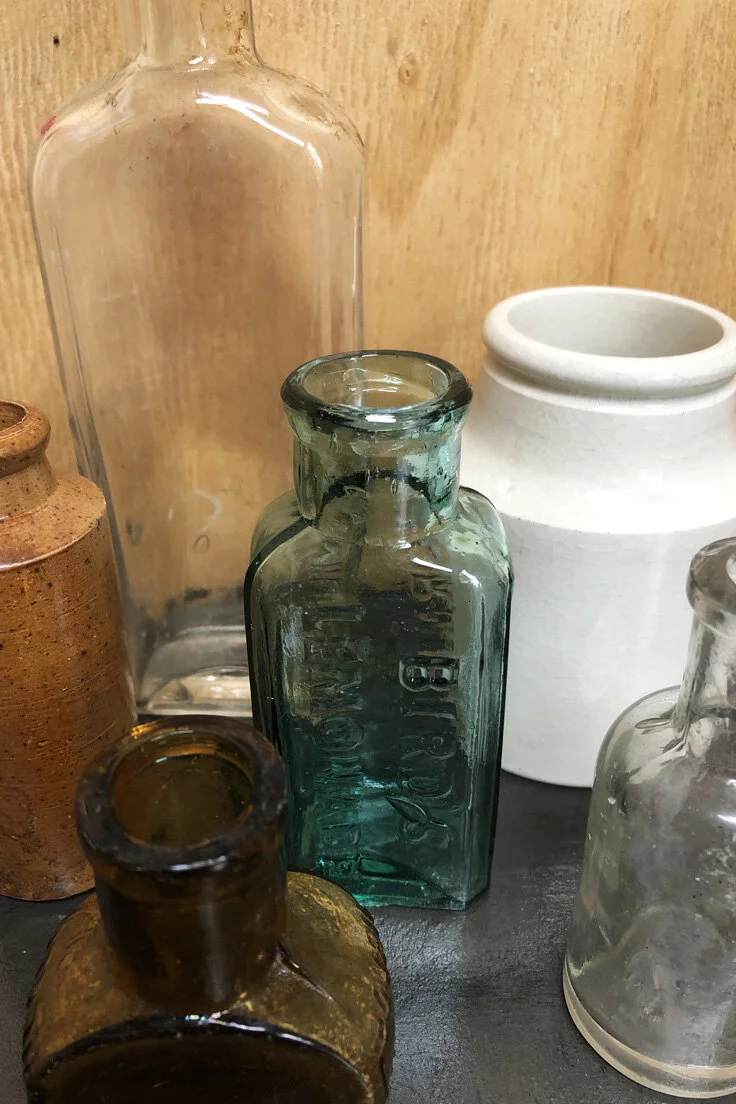 THOM19-vintage-glass-bottles-C11-002.jpg