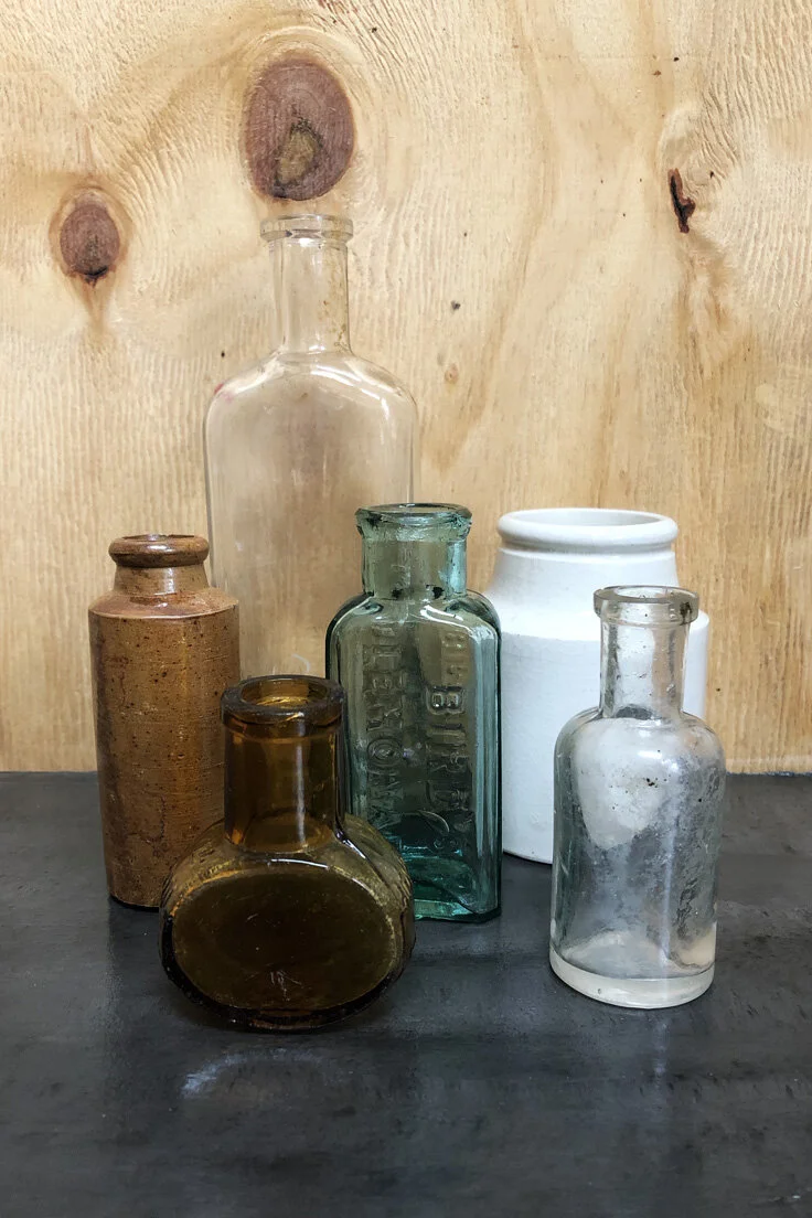 THOM19-vintage-glass-bottles-C11-001.jpg