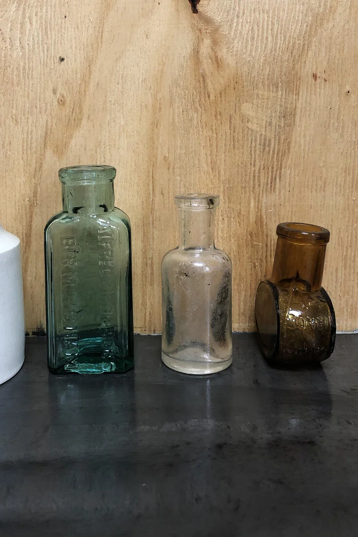 THOM19-vintage-glass-bottles-C11-004.jpg