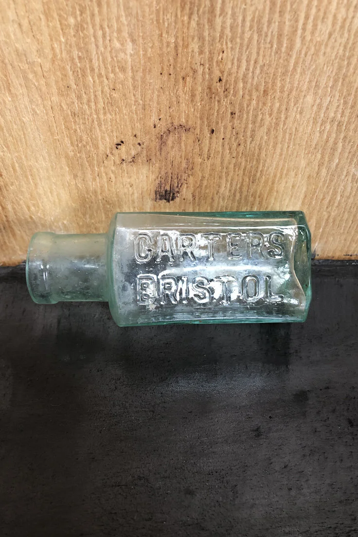 THOM19-vintage-glass-bottles-C13-008.jpg