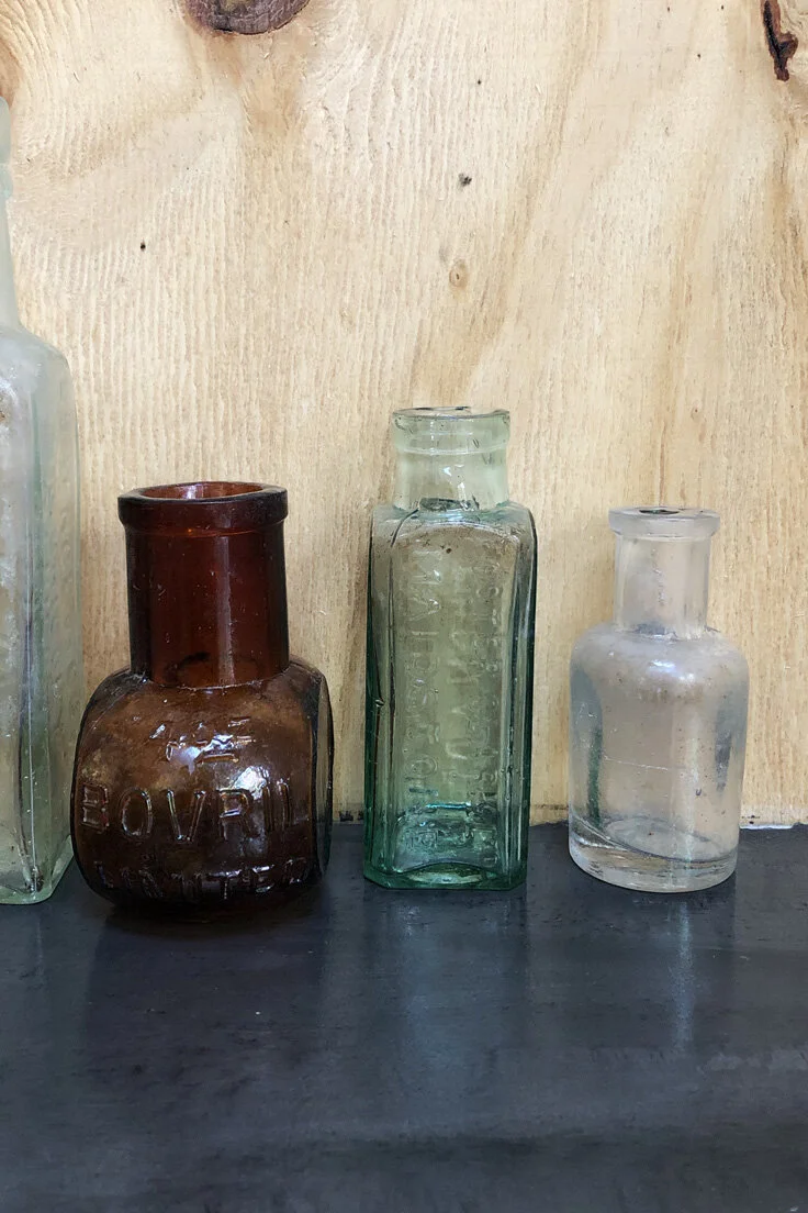 THOM19-vintage-glass-bottles-C14-003.jpg