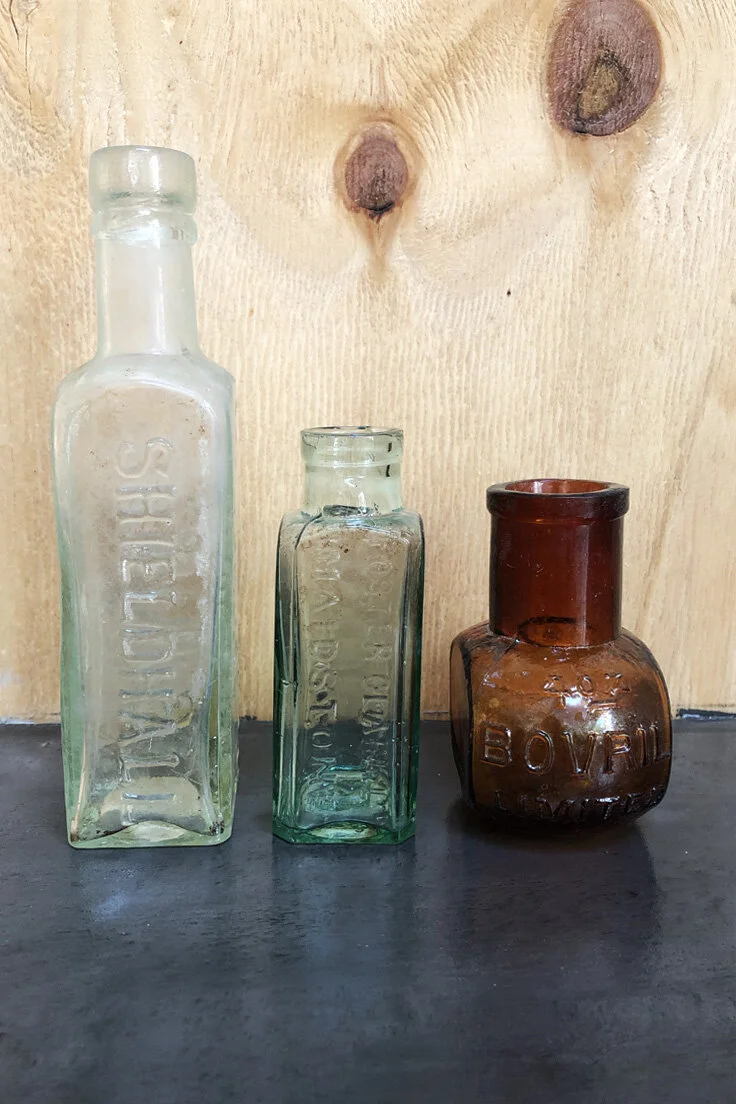 THOM19-vintage-glass-bottles-C14-005.jpg