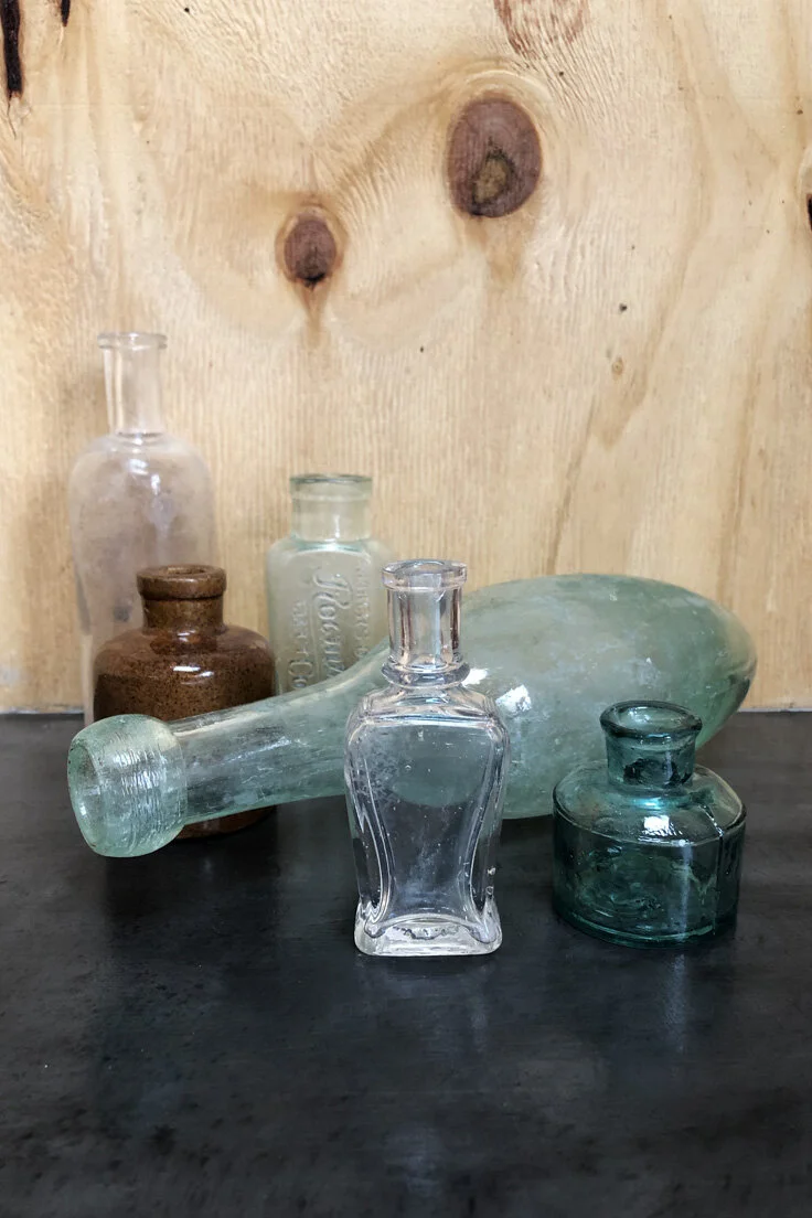 THOM19-vintage-glass-bottles-C15-001.jpg
